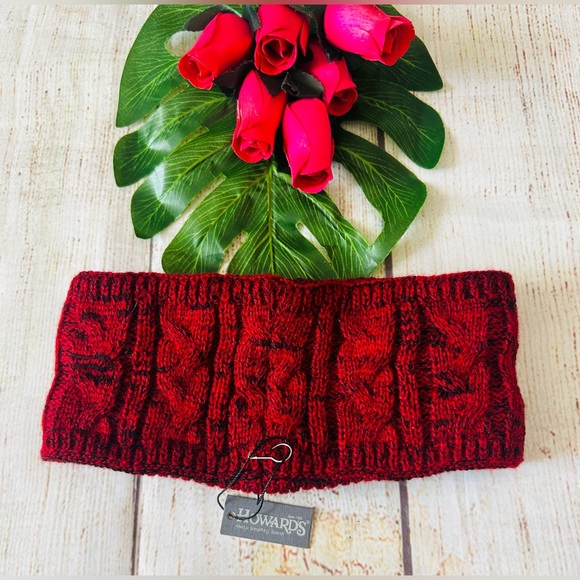 Howards Women’s Red Cable Knit Faux Fur Lined Headband One Size NWT - Picture 2 of 7